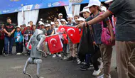Robot köpek Şanlıurfa TEKNOFEST alanında çocukların gözdesi oldu