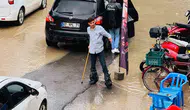 Cizre'de sağanak yağış hayatı olumsuz etkiledi