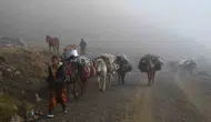 Şırnaklı göçerler soğuk havaların gelmesiyle yaylalardan dönüş yoluna koyuldu