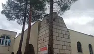 Diyarbakır'da şiddetli rüzgar cami minaresini evin üzerine devirdi