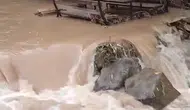 Palu'da sağanak yağış Teke Deresi'ni taşırdı