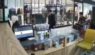 Elazığ'da parfüm dükkanında şaşırtan hırsızlık anı kamerada