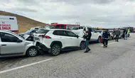 Palu Belediye Başkanı'nın konvoyunda zincirleme kaza yaşandı
