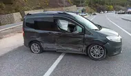 Bingöl kara yolunda iki aracın karıştığı kazada üç kişi yaralandı