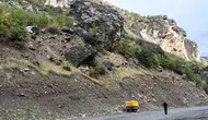 Şırnak yollarında Karadenizli dağcılar kaya düşürme operasyonu yürütüyor