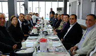 Birecik Belediyesi muhtarları özel bir yemekte bir araya getirdi