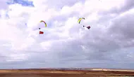 Şanlıurfa TEKNOFEST semalarında nefes kesen paramotor şovu