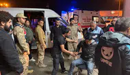 Hakkari'de kaçak göçmenleri taşıyan minibüs dereye yuvarlandı 20 yaralı