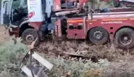 Gercüş ilçesinde kontrolden çıkan vinç şarampole yuvarlandı