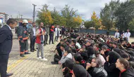 Yüksekova'da öğrenciler için gerçeği aratmayan yangın tatbikatı düzenlendi