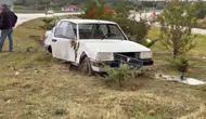 Elazığ Bingöl kara yolunda otomobil refüje çarptı