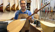 Van'da yarım asırlık bağlama ustalığı zamana meydan okuyor