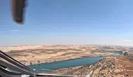 GÖKBEY'in gözünden kadim şehir: Fırat Nehri üzerindeki süzülüşü kokpit kamerasına yansıdı