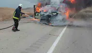 Van Edremit'te seyir halindeki kamyonet alevlere teslim oldu