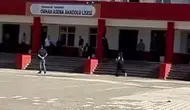 KPSS sınavına yetişmeye çalışan öğrenci okul merdivenlerinde baygınlık geçirdi