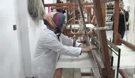 Siirtli usta öğretici Beşire İlik geleneksel dokuma sanatını yaşatıyor