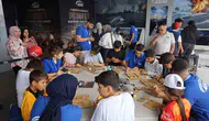 Şanlıurfa TEKNOFEST alanında minik mühendisler yerli MEMATT maketlerini birleştiriyor