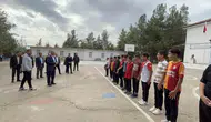 AK Partili Başkanın köy okuluna yaptığı sürpriz ziyaret öğrencileri sevindirdi