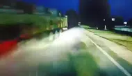 Şırnak'ta otobüs ve tırın çarpıştığı kaza anı kameraya yansıdı