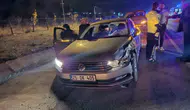 Bingöl'de yolun karşısına geçmeye çalışan iki kişi otomobil çarpmasıyla ağır yaralandı