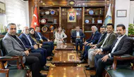 AK Parti heyetinden Diyarbakır Büyükşehir Belediyesi yönetimine nezaket ziyareti