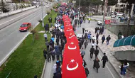 Bitlis sokakları 19 Mayıs için dev Türk bayrağıyla doldu