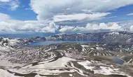 Nemrut Krateri'nde kış ve bahar aynı karede buluştu