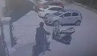 Elazığ’da kask hırsızlığı güvenlik kamerasına saniye saniye yansıdı
