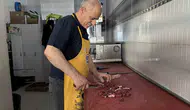Bingöl’de kurban etlerini işlemek isteyenler kasaplara koştu
