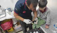 Batman'da küçük çocuğun parmağı su matarasının ağzına sıkıştı
