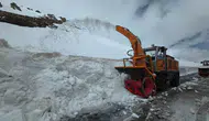 Bahçesaray yolunda karlar eriyor ulaşım normale dönüyor
