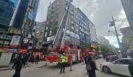 Elazığ merkezinde dokuz katlı iş merkezinin çatısı alevlere teslim oldu