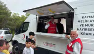 Muradiyeli çocuklar bayramı hediyelerle karşıladı