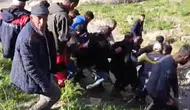 Yüksekova'da acı kaza Pancar toplarken uçurumdan düşen kadın yaşamını yitirdi
