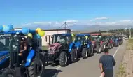 Siirt'te lüks araçlar yerine traktörler konvoy yaptı