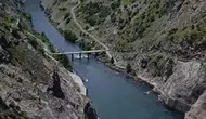 Karakaya Barajı’ndaki tahliye Çüngüş ve Pötürge arasındaki ulaşımı kesti