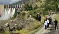 Karakaya Barajı’ndaki dev tahliye bölge halkını kendine çekti