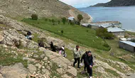 Bitlisli gençler Van zirvesinde doğa tutkusuyla buluştu