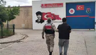 Batman'da uzun süredir aranan hırsızlık hükümlüsü yakayı ele verdi