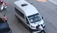 Elazığ trafiğinde sinir krizi Minibüse saldırdı