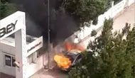 Diyarbakır'da seyir halindeki otomobil patlayarak yandı