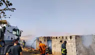 Mardin Kızıltepe'de anız yangını evlere kadar ulaştı