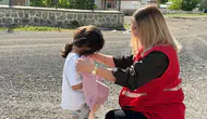 Doğubayazıt’ta miniklerin kışlık giysi ihtiyacı Kızılay ile giderildi