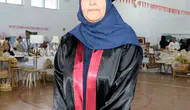Van'da 56 yaşındaki Aysel Özbek kep atarak lise mezunu oldu