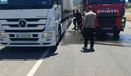 Bingöl yolunda seyir halindeki tır bir anda alev aldı
