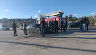 Van Özalp yolunda üç araç birbirine girdi