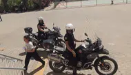 Cizre'de YKS sınavına yetişmeye çalışan öğrencileri polis motosikletleri kurtardı