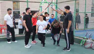 Cizre'de özel çocuklar tenis kortunda buluştu