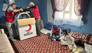 Van'da iki vatandaşa Kızılay'dan tekerlekli sandalye desteği