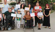 Cizreli engelliler parkları temizleyerek örnek oldu